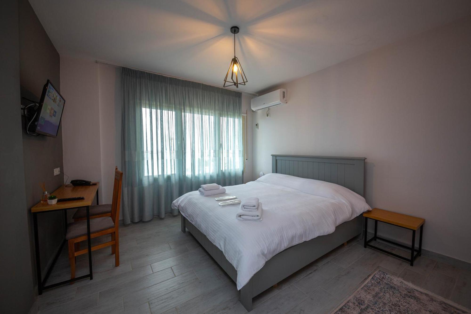 Hotel Aerial & Vlore