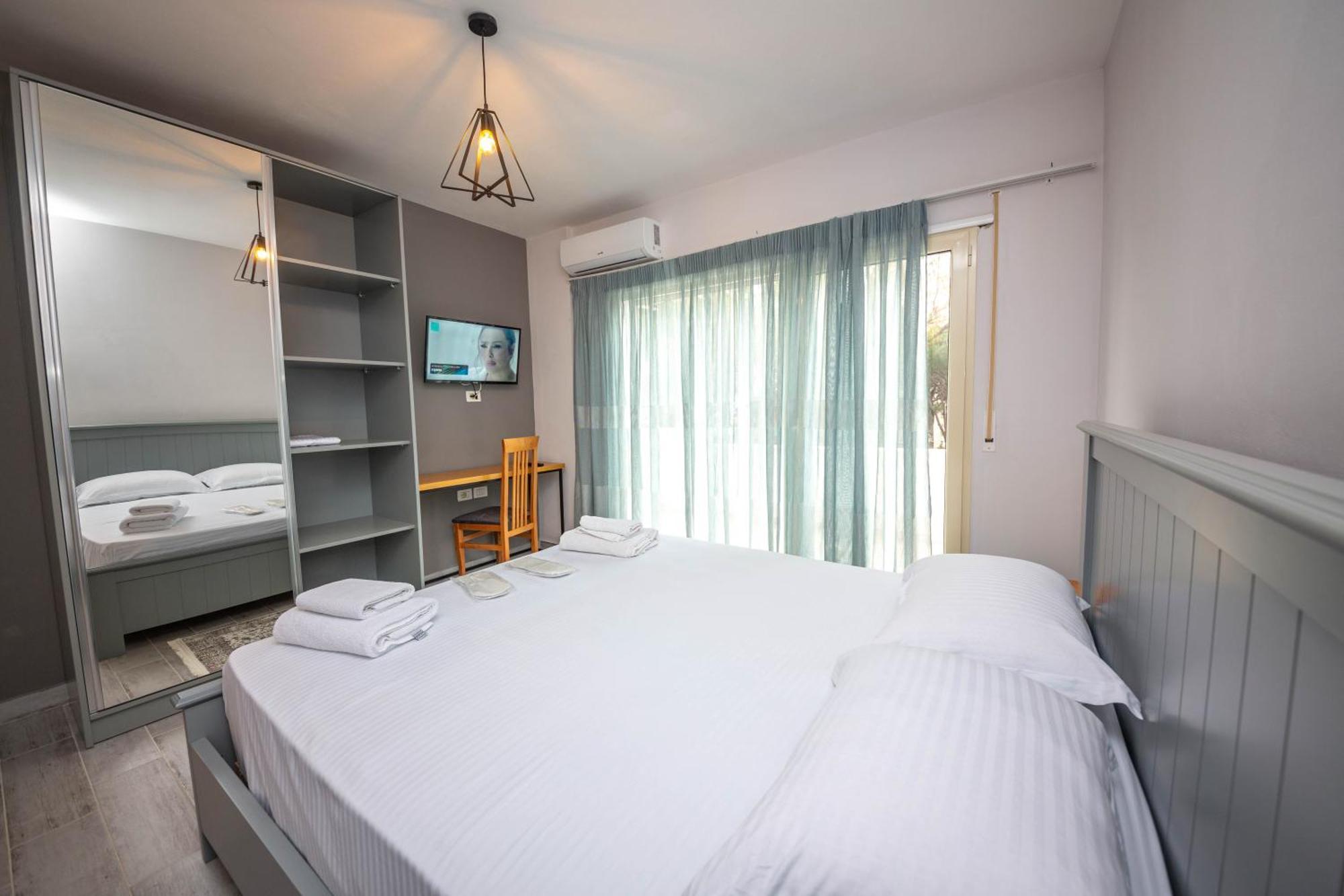 Hotel Aerial & Vlore
