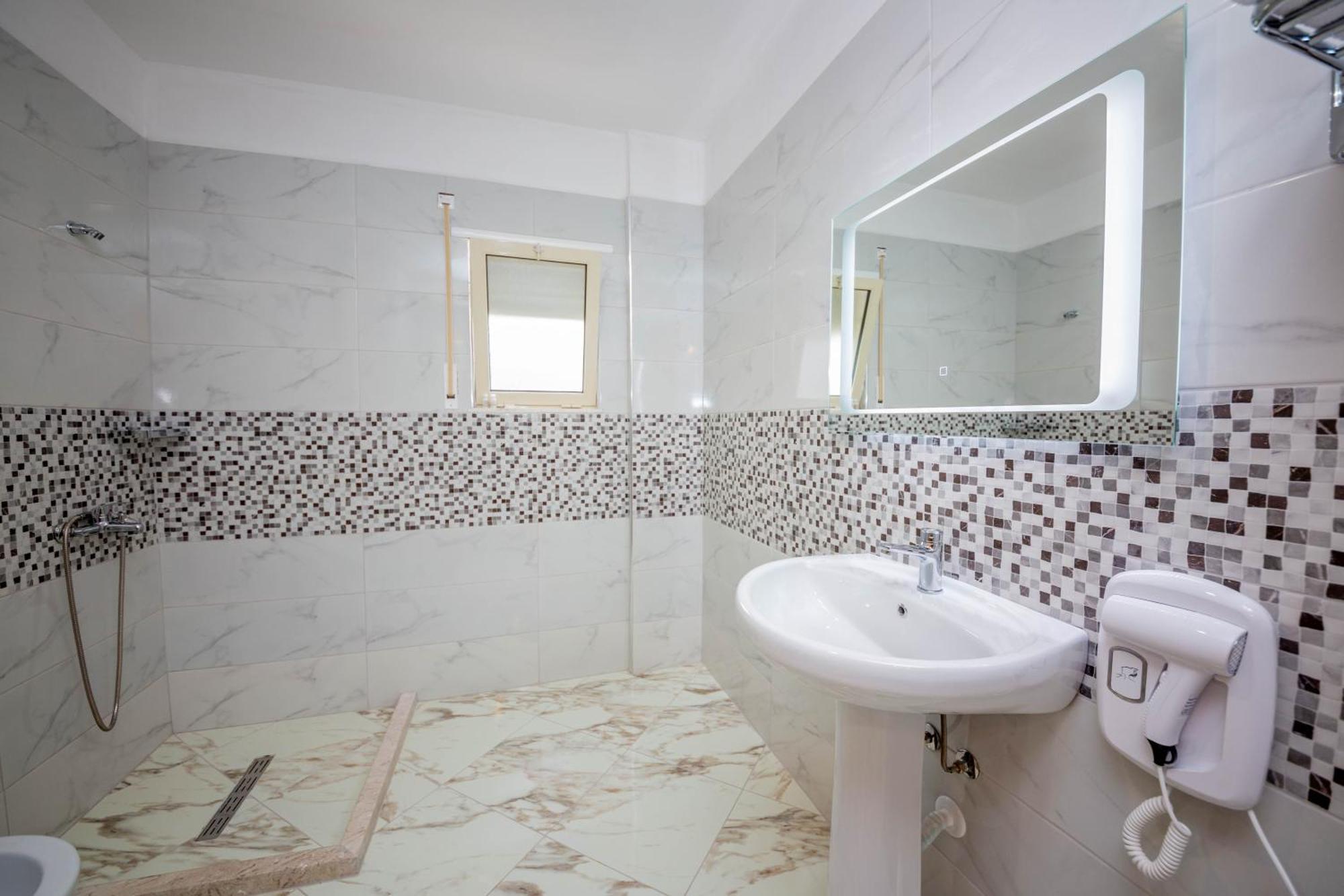 Aerial & 4* Vlorë
